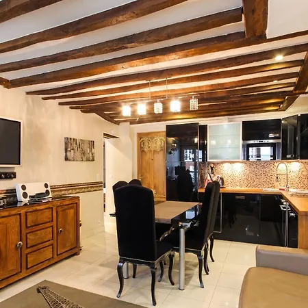 Spacieux Au Coeur De 75 M² Avec Vue Sur La *