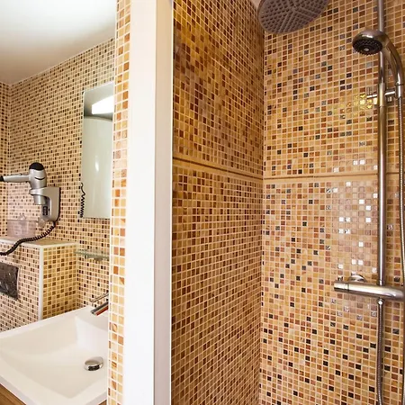 Spacieux Au Coeur De 75 M² Avec Vue Sur La Párizs